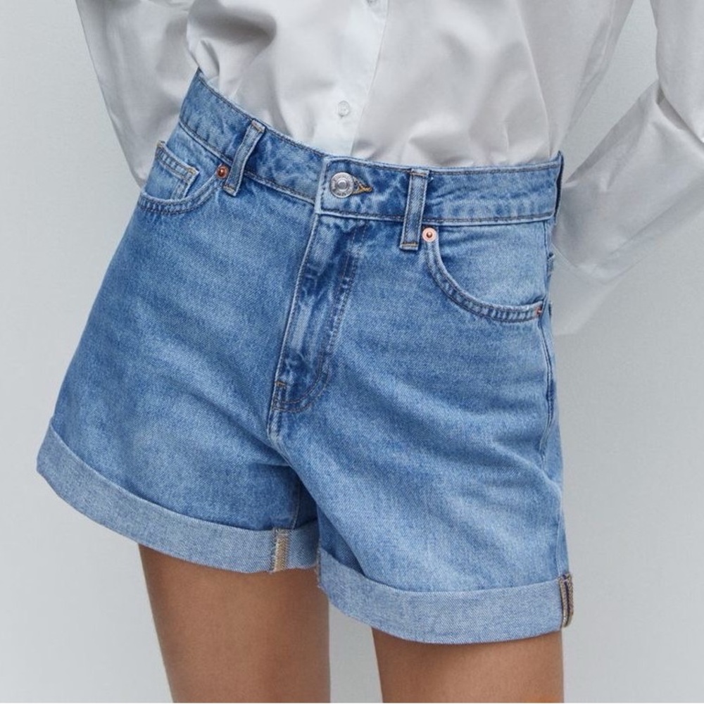MANGO I NWT Women's Plus Medium Wash Jean Shorts